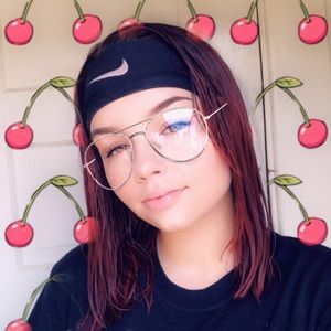 Meet your Posher, Mya